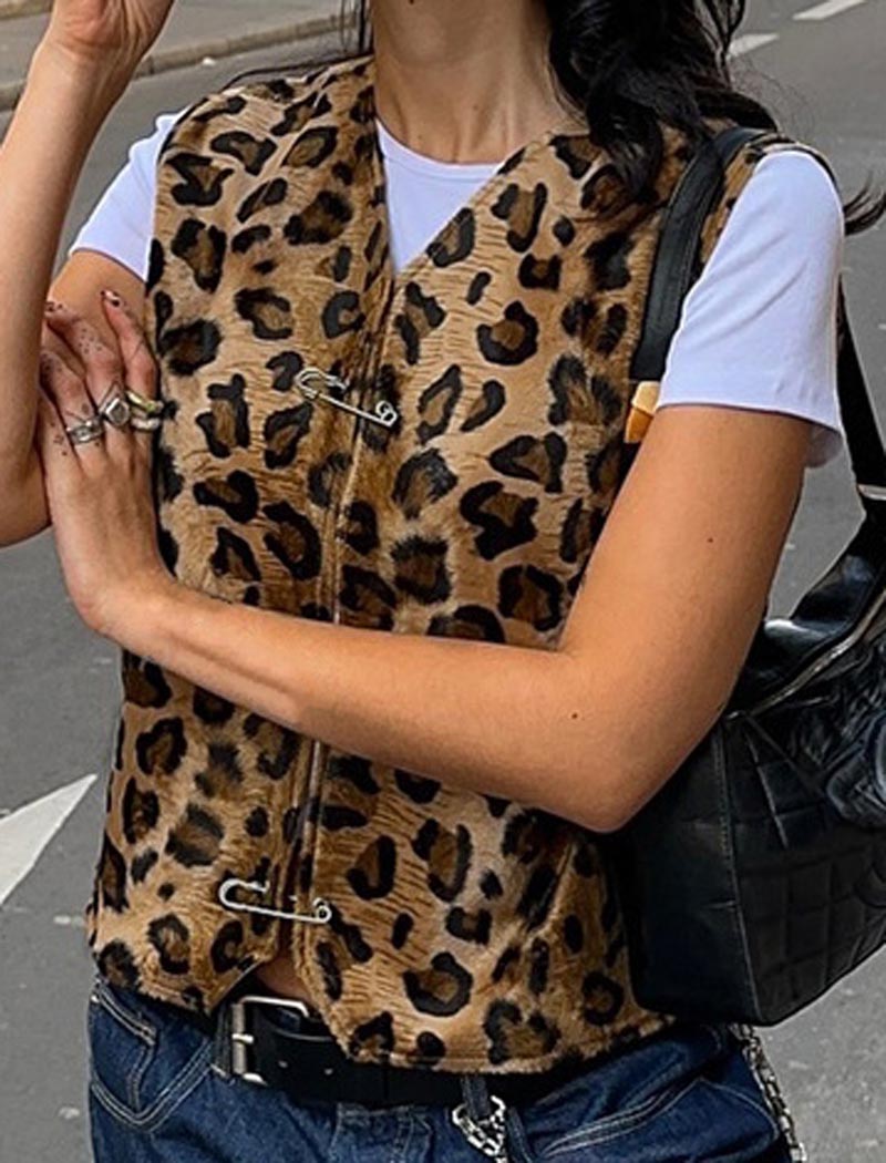Toggle Fasten Fuzzy Leopard Vest