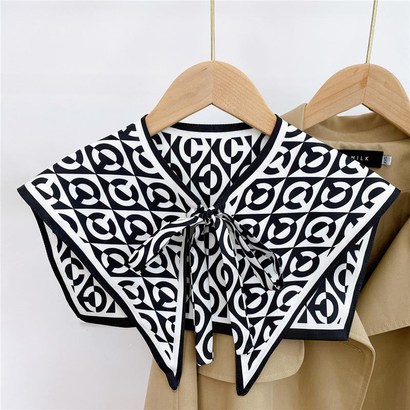 Houndstooth Patterned Scarf Collar