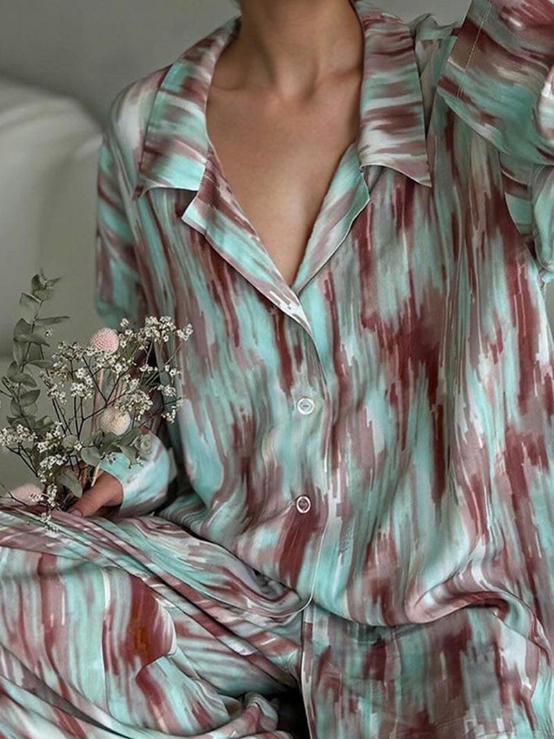 Graphic Long-Sleeve Shirt & Pants Pajama Set