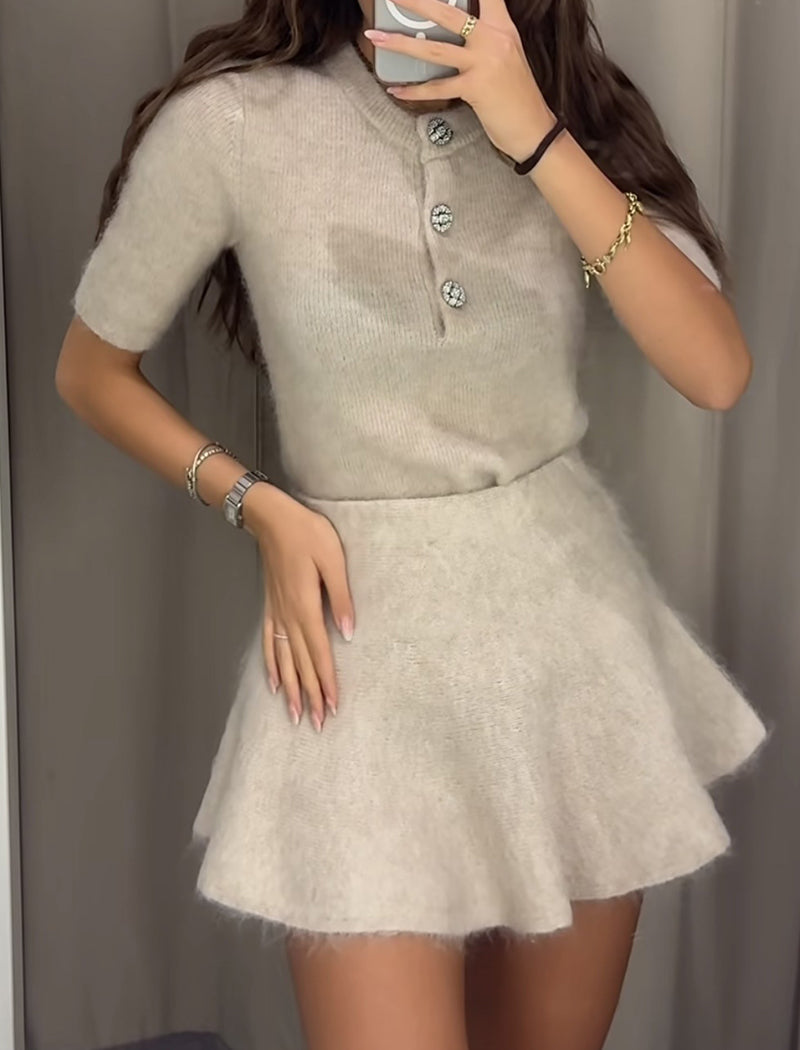 Round Neck Short Sleeve Knit Top