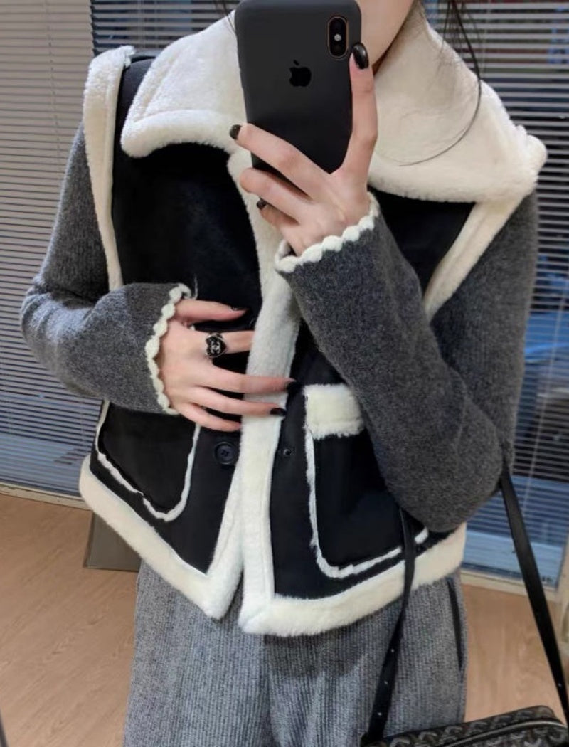 Contrast Trim Sherpa Vest with Pockets