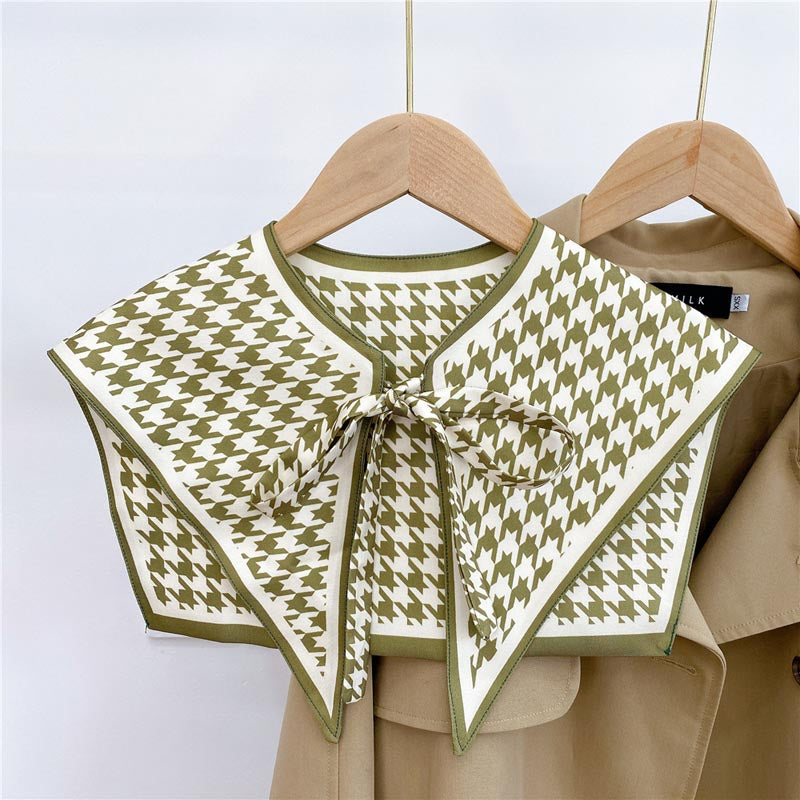 Houndstooth Patterned Scarf Collar