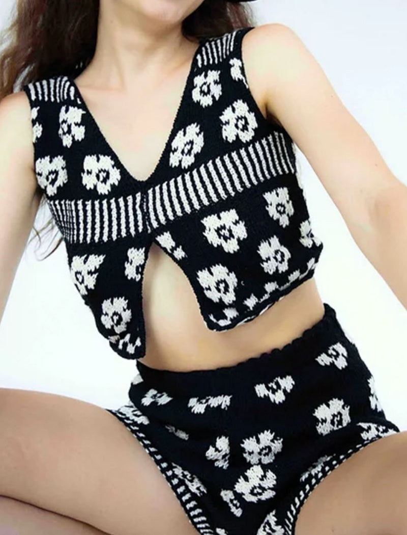 Floral Cropped Knit Vest