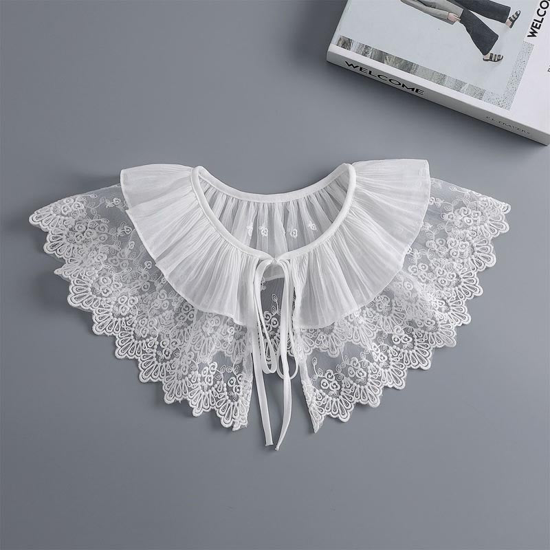 Lace-Trimmed Detachable Collar