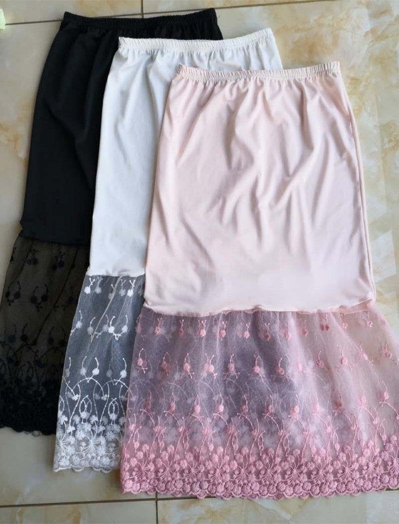 Mesh Hem Lace Skirt
