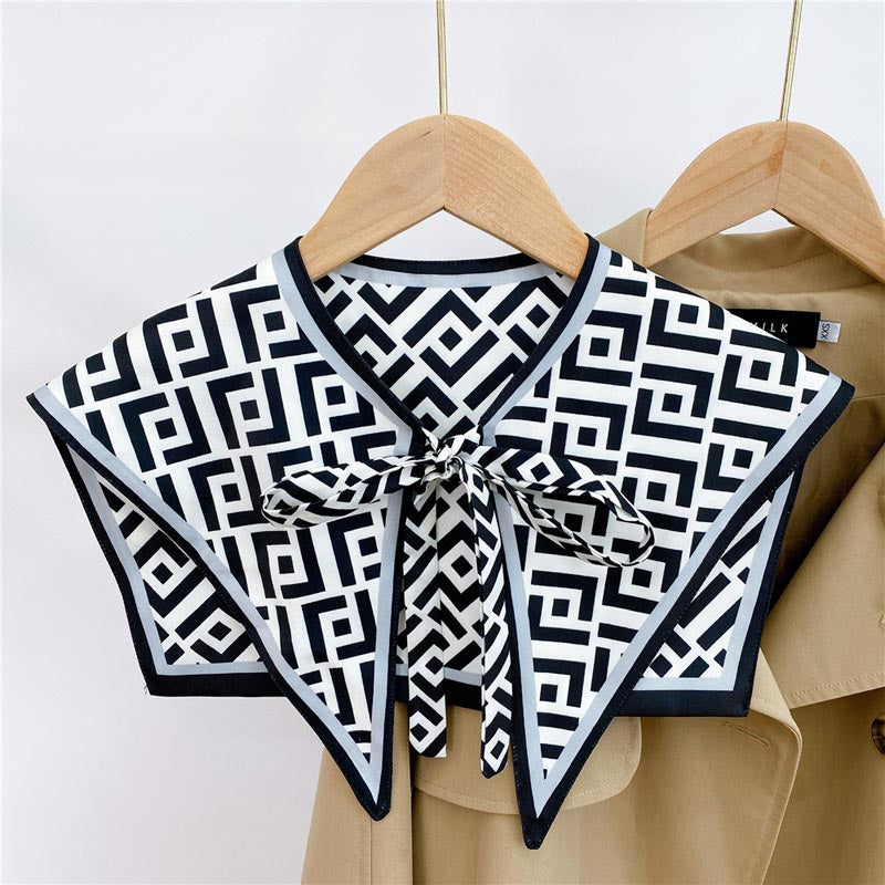 Houndstooth Patterned Scarf Collar