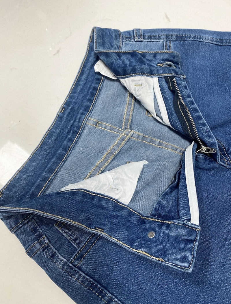 Wide-Leg Jeans with Contrast Hem