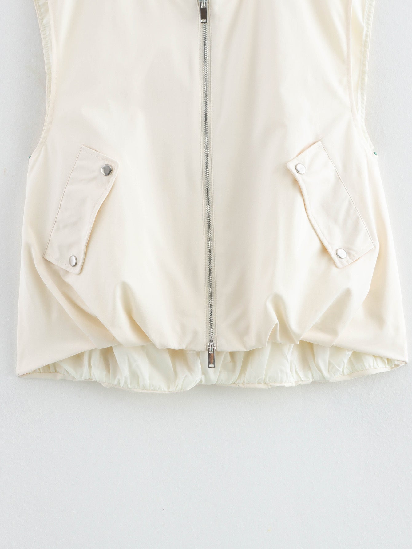 Sleeveless Pockets Zip-Up Vest