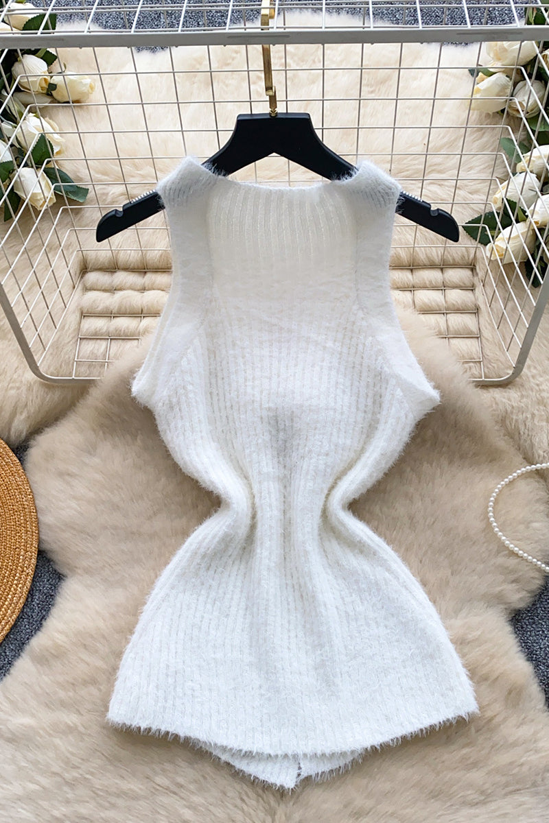 Knit Sleeveless Tank Top with Ruched Center