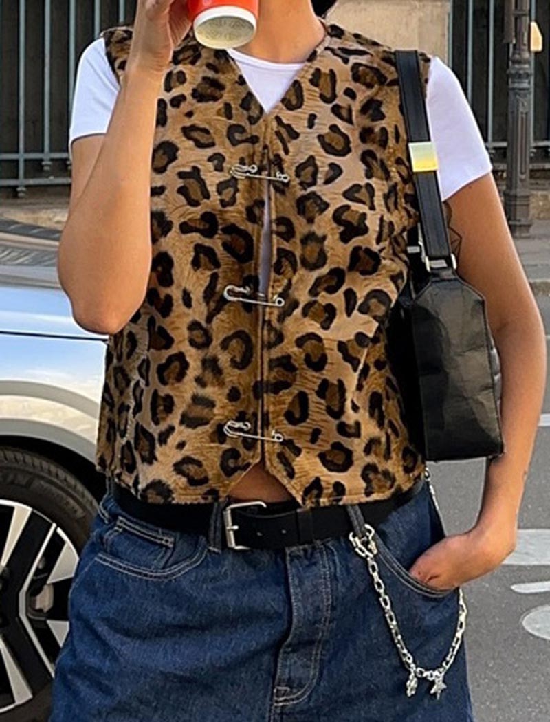 Toggle Fasten Fuzzy Leopard Vest