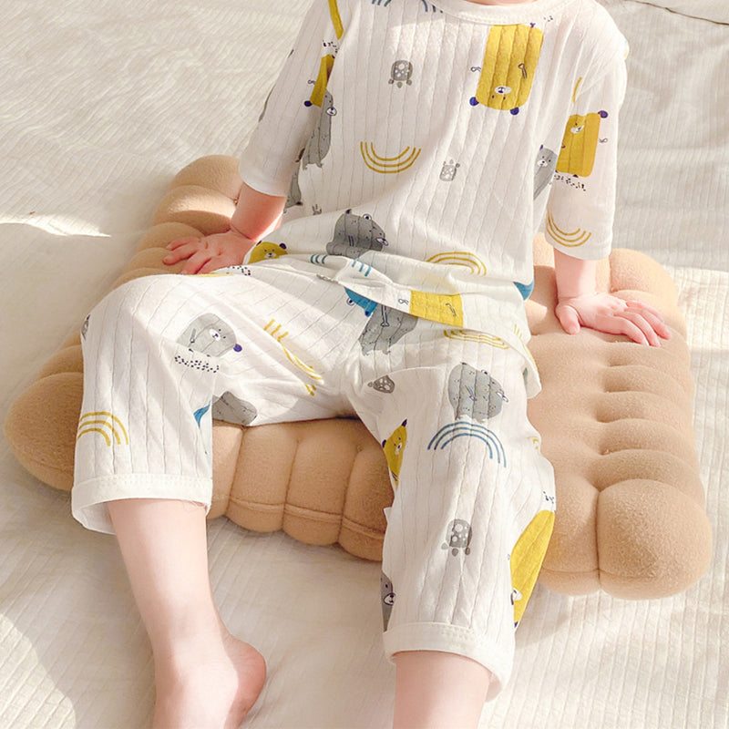 Cartoon Print Short-Sleeve Top and Pants Pajama Set (Kids)