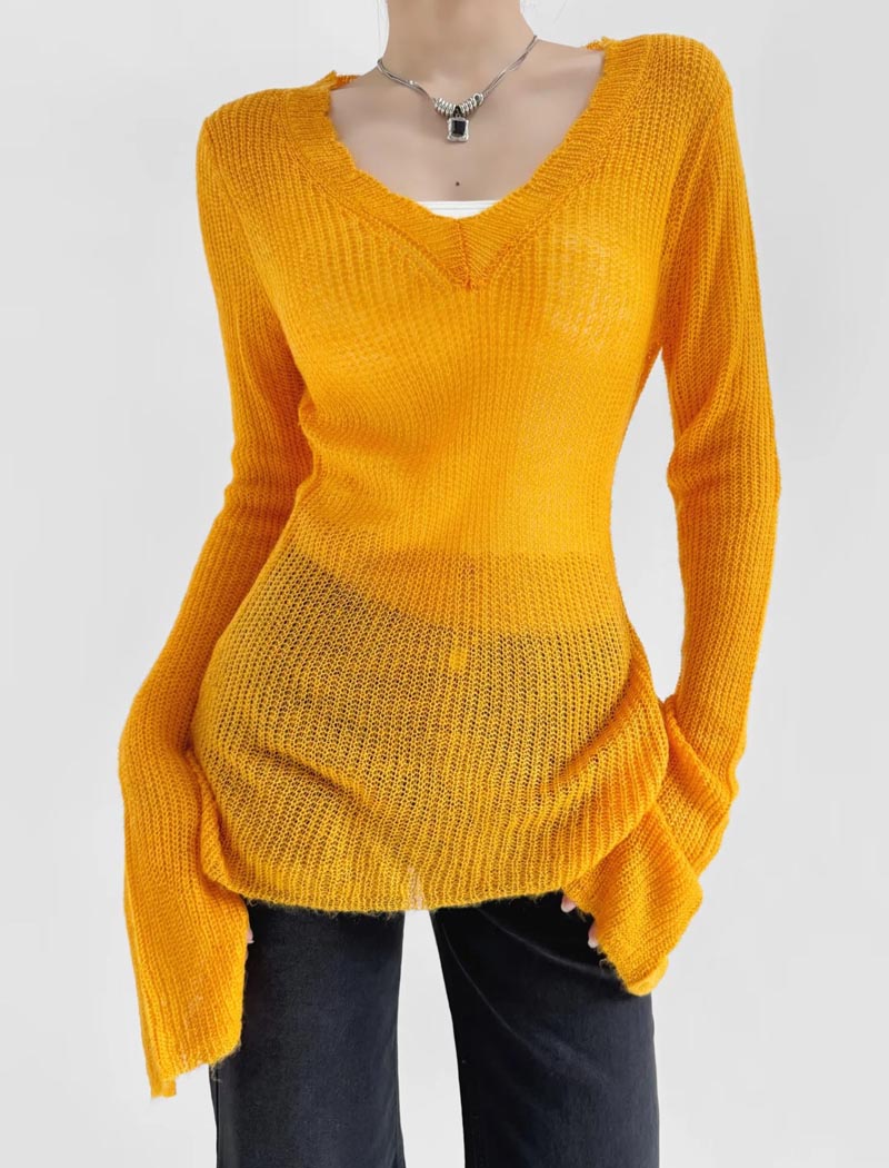 Fitted V-Neck Knit Top