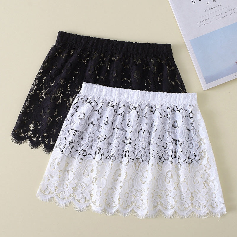 Lace-Trimmed Elastic Waist Mini Skirt