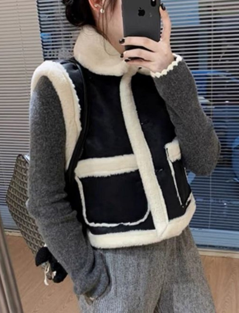 Contrast Trim Sherpa Vest with Pockets
