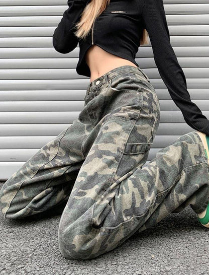 Loose-Fit Camouflage Cargo Pants