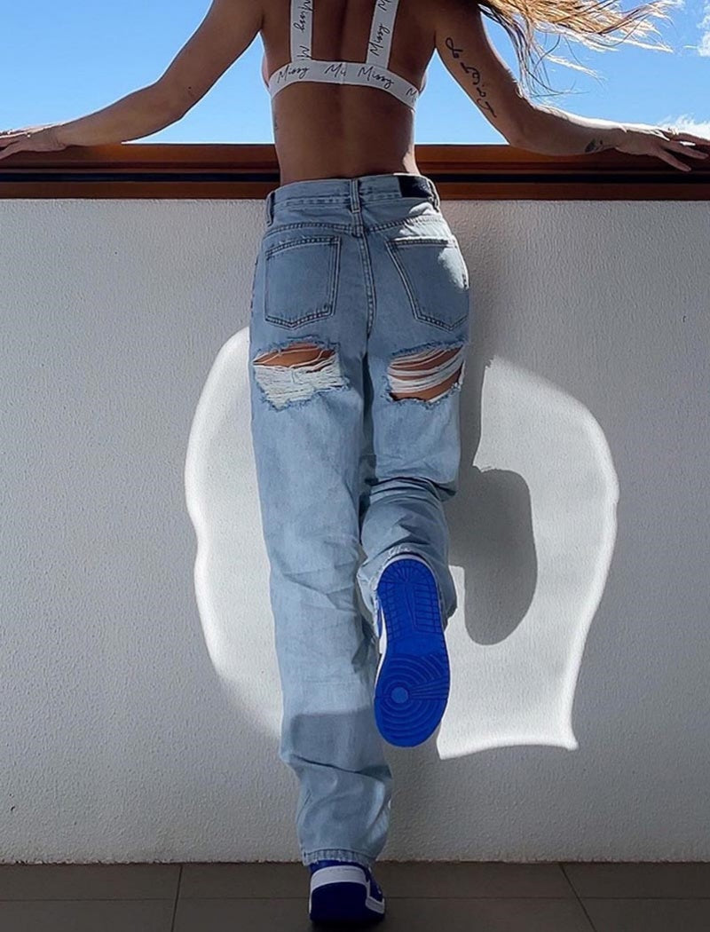 Distressed High-Waist Jeans