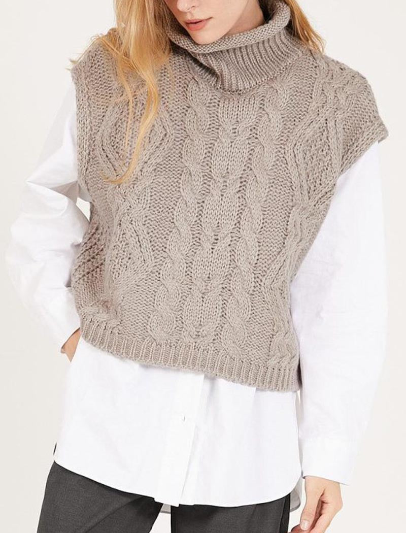 Cable Knit Sleeveless Sweater Vest