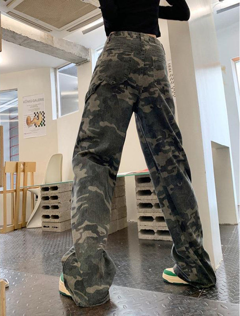 Loose-Fit Camouflage Cargo Pants