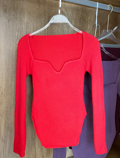 Sweetheart Neck Long Sleeve Knit Top