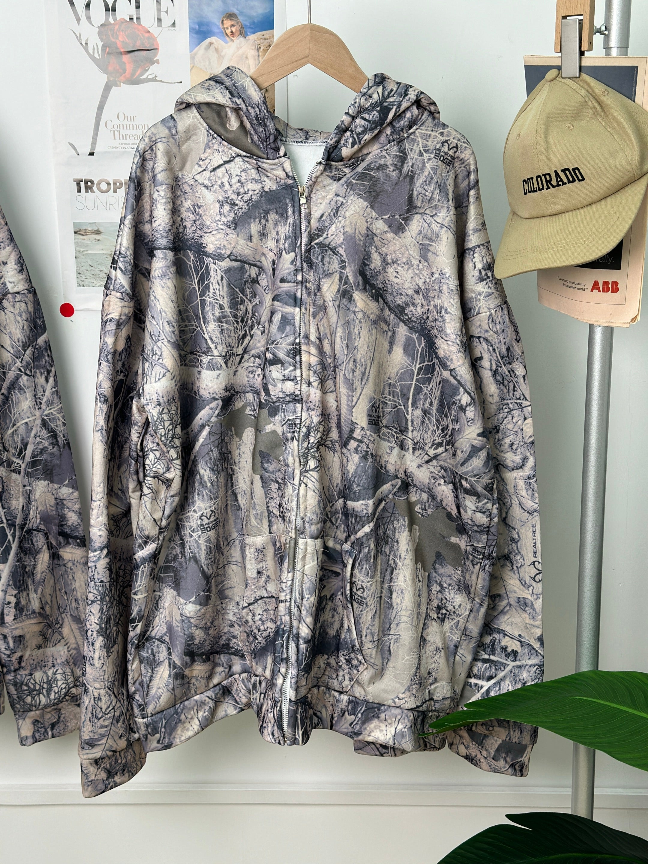 Camo Print Zip-Up Hoodie